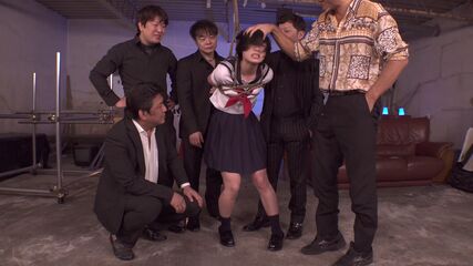 捕らわれた甘い戦士 BDSM 拷問